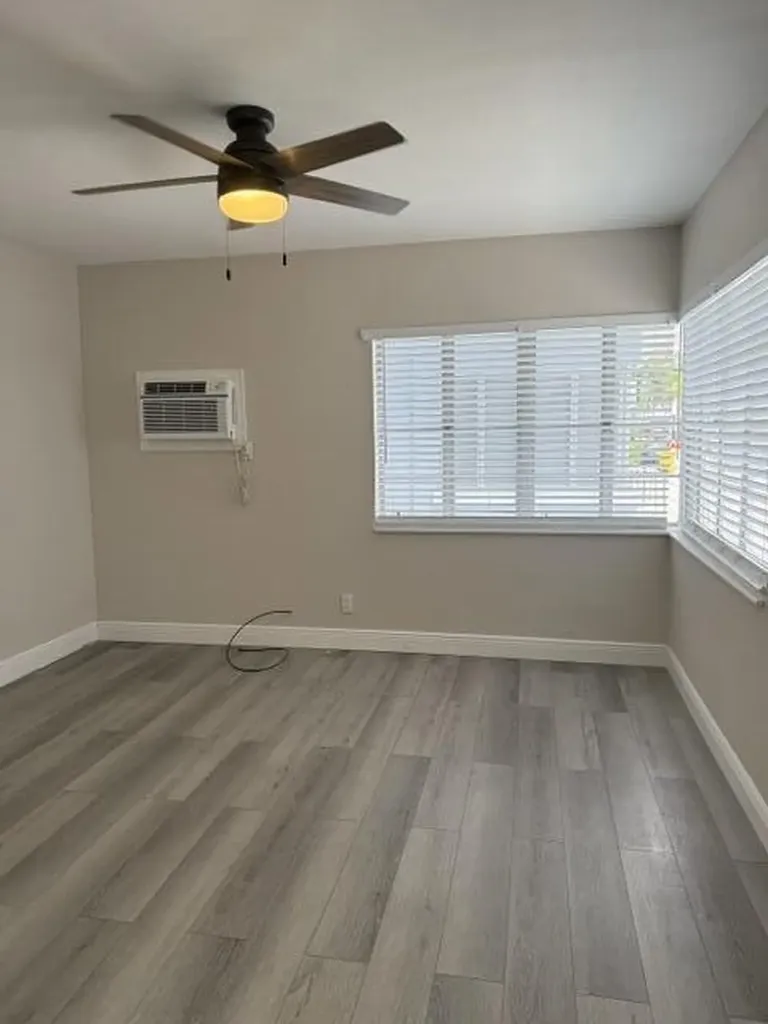 112 Lake Avenue Lake Worth Beach FL 33460