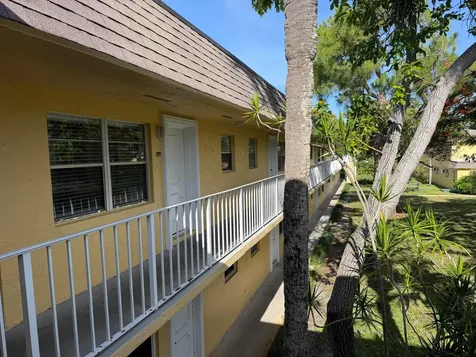 5168 NE 6th Avenue Oakland Park FL 33334