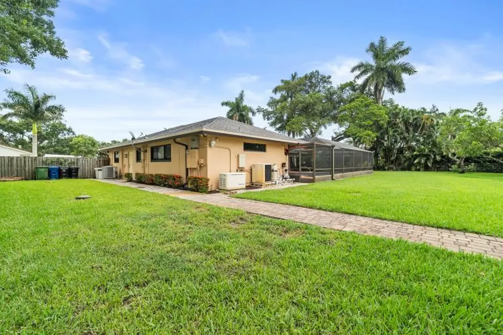 2409 SW 27th Avenue Fort Lauderdale FL 33312