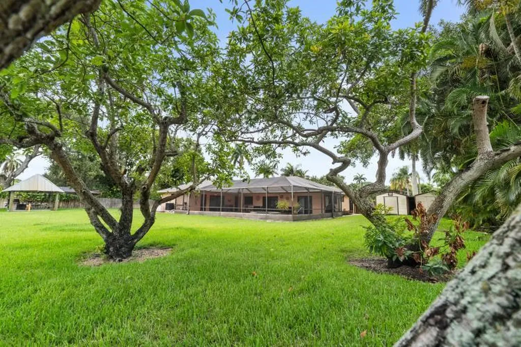 2409 SW 27th Avenue Fort Lauderdale FL 33312