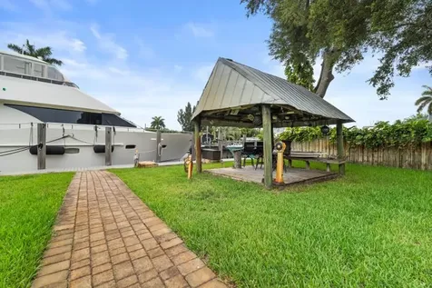 2409 SW 27th Avenue Fort Lauderdale FL 33312