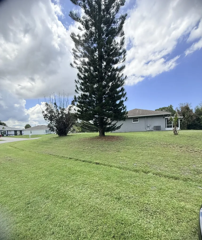 2397 SW Lejune Street Port St Lucie FL 34953