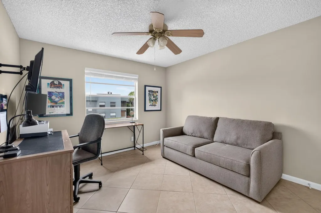 942 Normandy T Trail Delray Beach FL 33484