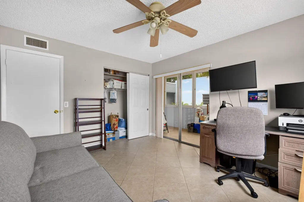 942 Normandy T Trail Delray Beach FL 33484
