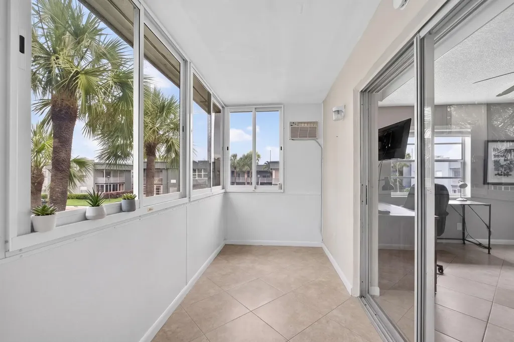 942 Normandy T Trail Delray Beach FL 33484