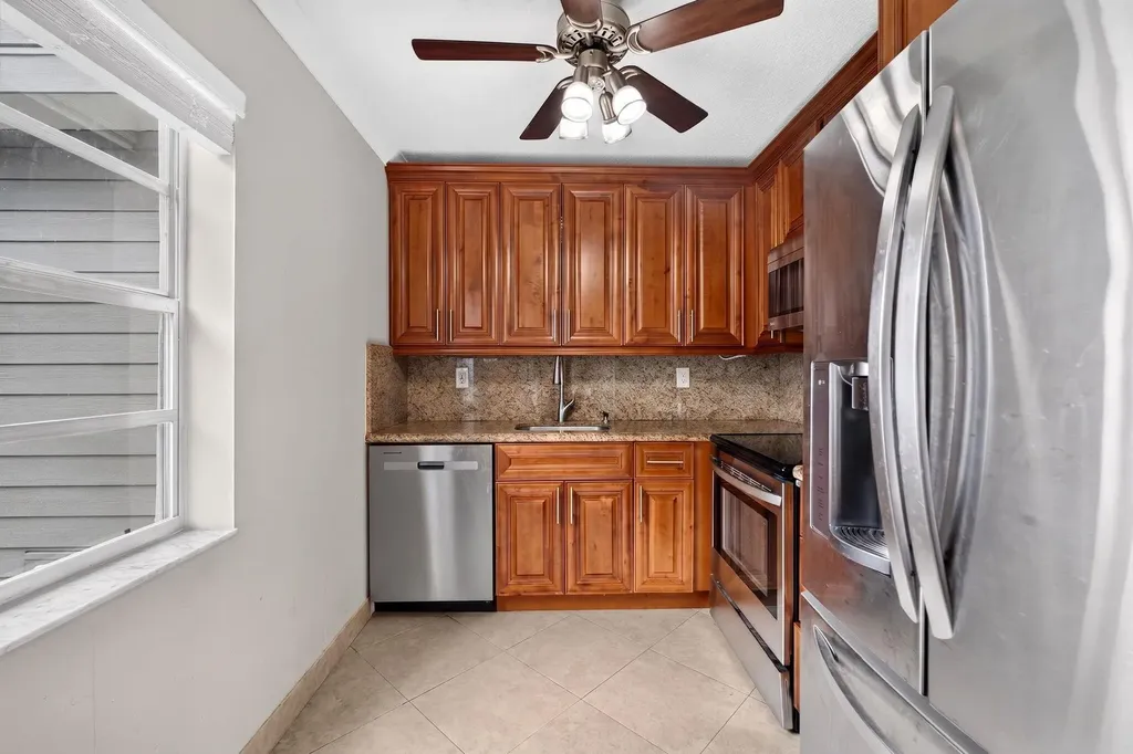 942 Normandy T Trail Delray Beach FL 33484
