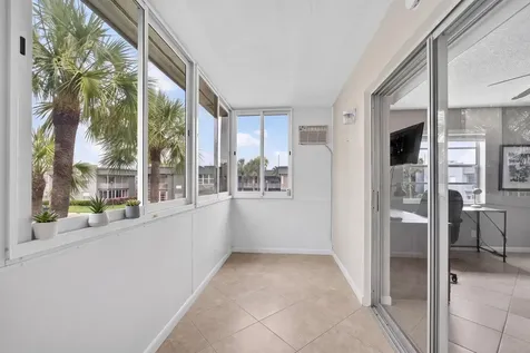 942 Normandy T Trail Delray Beach FL 33484