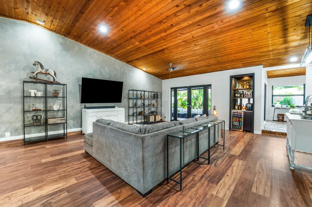5731 NW 54th Way Tamarac FL 33319