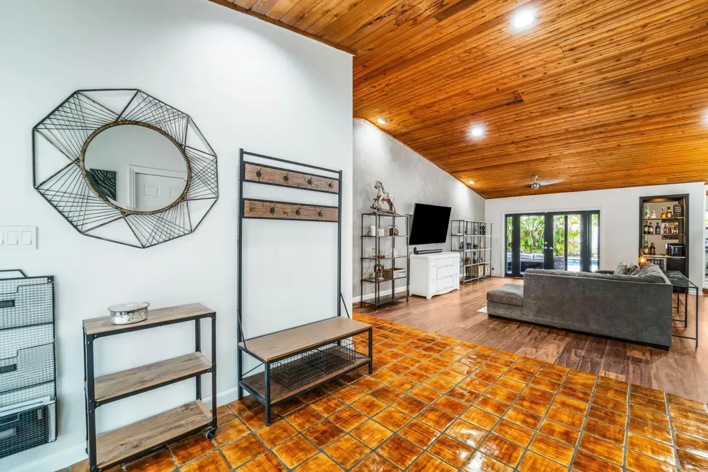 5731 NW 54th Way Tamarac FL 33319