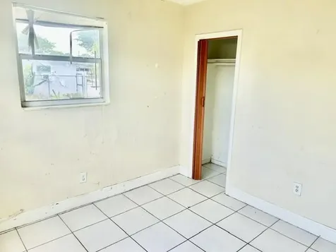 5320 SW 25th Court West Park FL 33023
