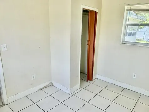 5320 SW 25th Court West Park FL 33023