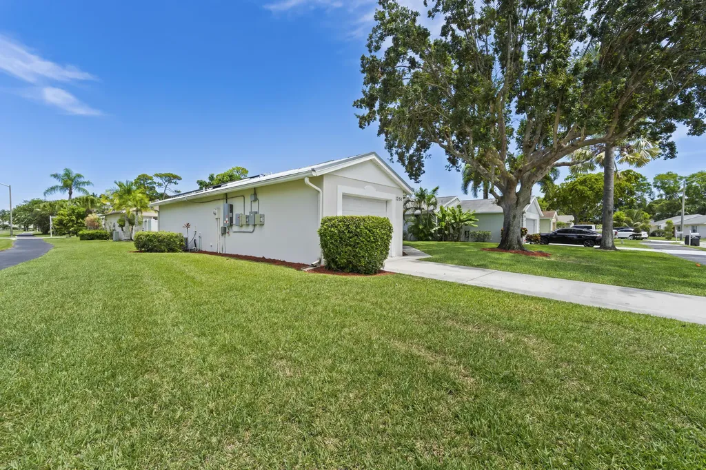 1264 Pine Sage Circle West Palm Beach FL 33409