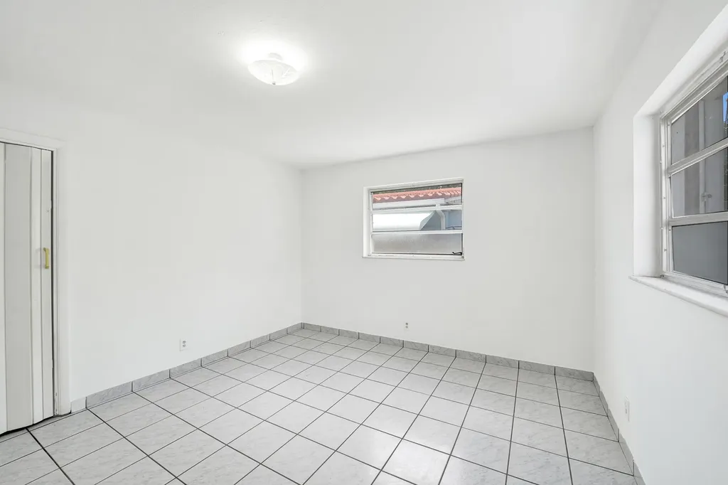 5830 Garfield Street Hollywood FL 33021