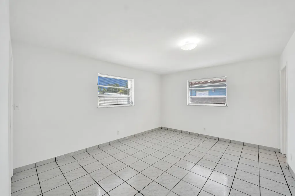 5830 Garfield Street Hollywood FL 33021
