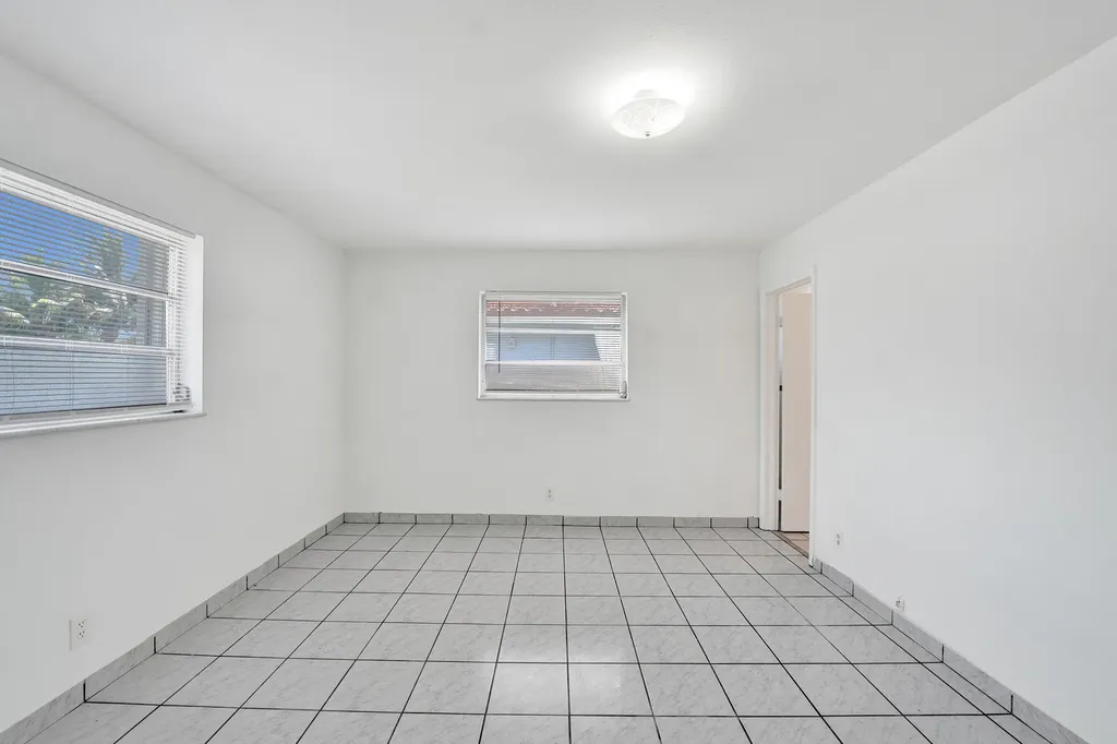 5830 Garfield Street Hollywood FL 33021