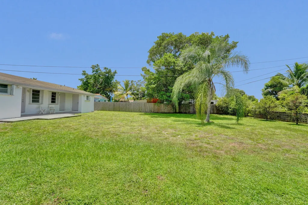 5830 Garfield Street Hollywood FL 33021