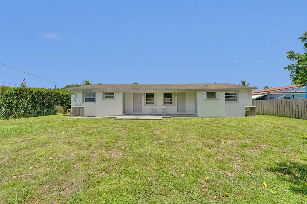 5830 Garfield Street Hollywood FL 33021