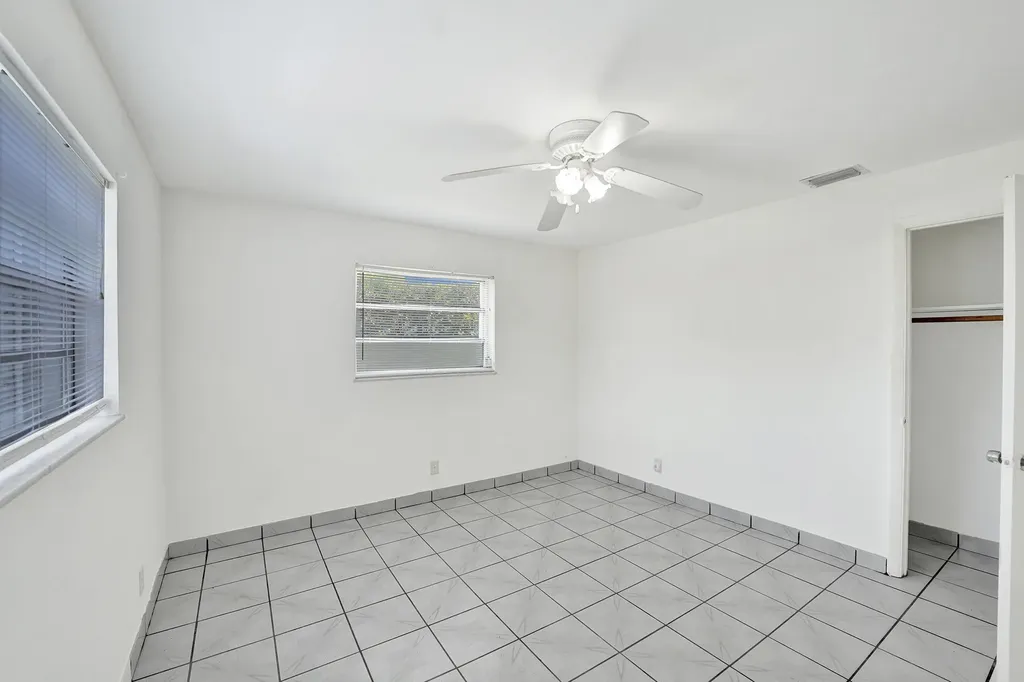 5830 Garfield Street Hollywood FL 33021