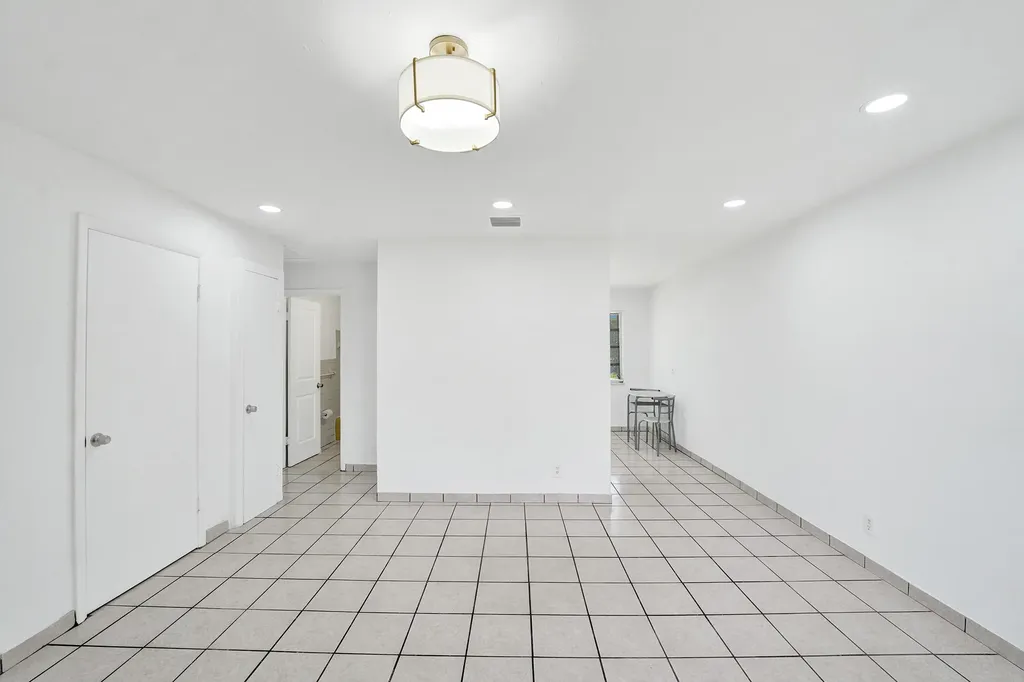 5830 Garfield Street Hollywood FL 33021