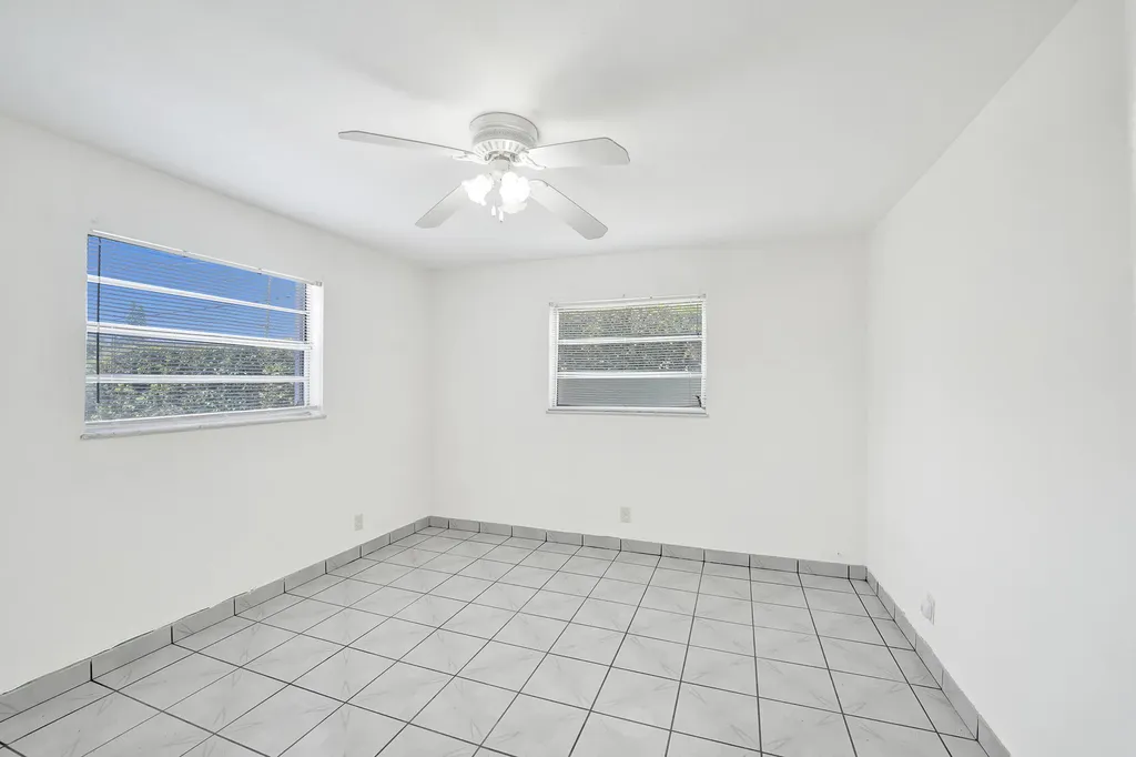 5830 Garfield Street Hollywood FL 33021