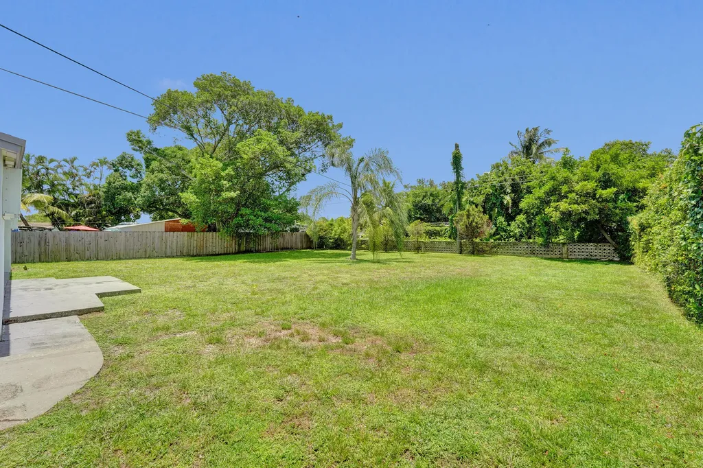 5830 Garfield Street Hollywood FL 33021