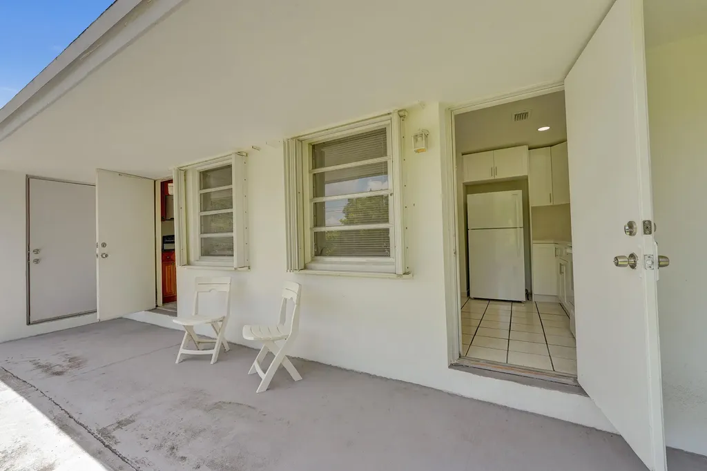 5830 Garfield Street Hollywood FL 33021