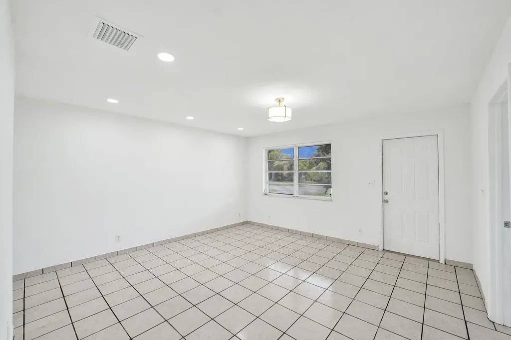 5830 Garfield Street Hollywood FL 33021