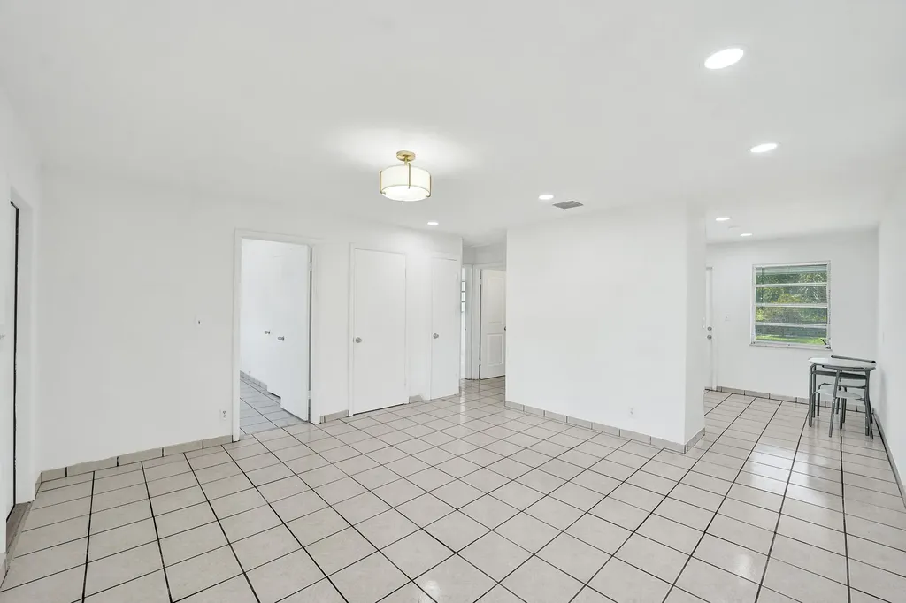 5830 Garfield Street Hollywood FL 33021