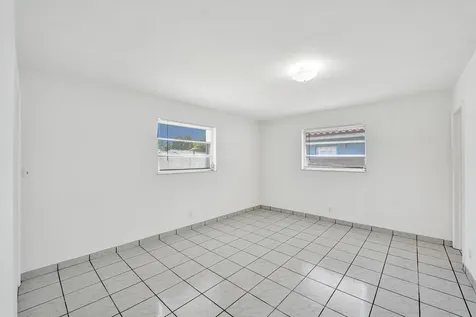 5830 Garfield Street Hollywood FL 33021