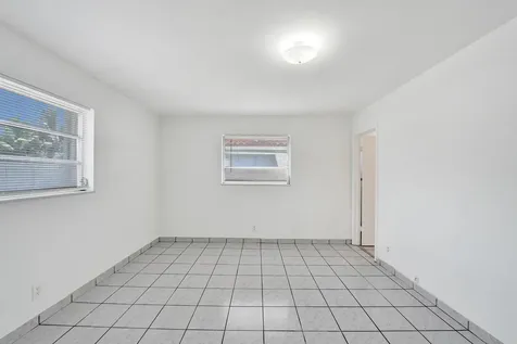 5830 Garfield Street Hollywood FL 33021