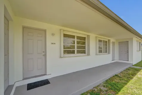 5830 Garfield Street Hollywood FL 33021