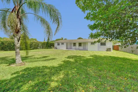 5830 Garfield Street Hollywood FL 33021
