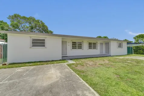 5830 Garfield Street Hollywood FL 33021