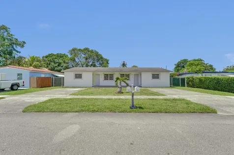 5830 Garfield Street Hollywood FL 33021
