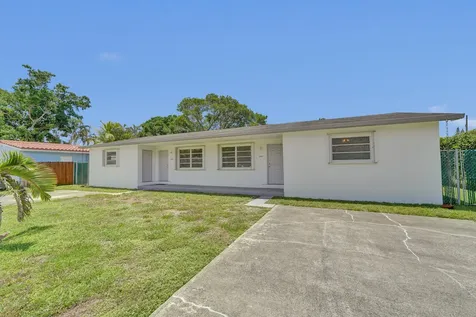 5830 Garfield Street Hollywood FL 33021