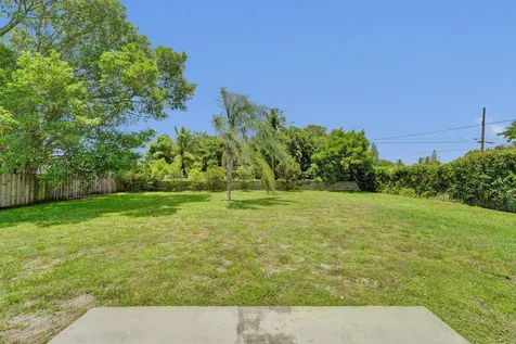 5830 Garfield Street Hollywood FL 33021