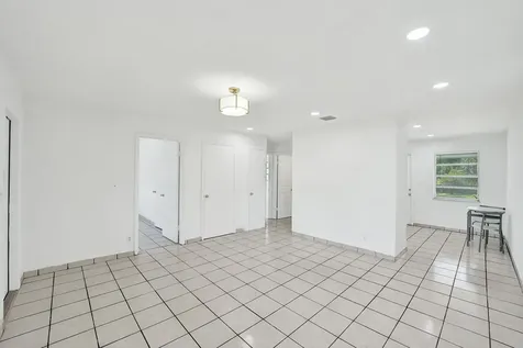 5830 Garfield Street Hollywood FL 33021