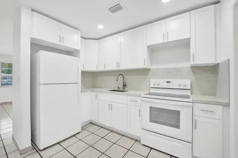 5830 Garfield Street Hollywood FL 33021