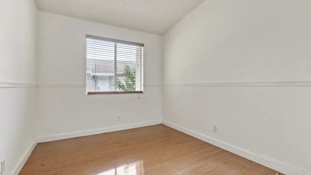 570 Woodgate Circle Sunrise FL 33326