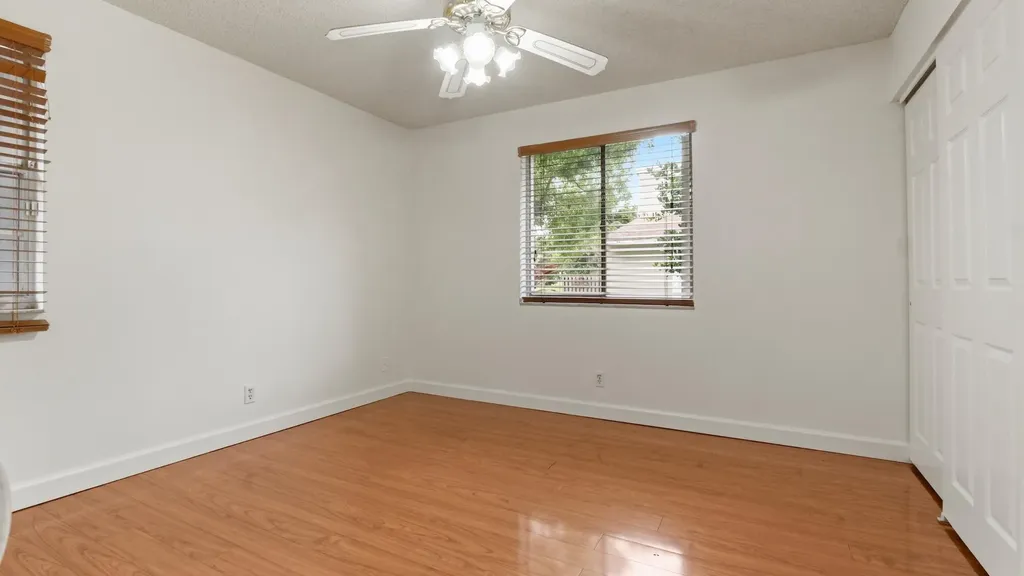 570 Woodgate Circle Sunrise FL 33326