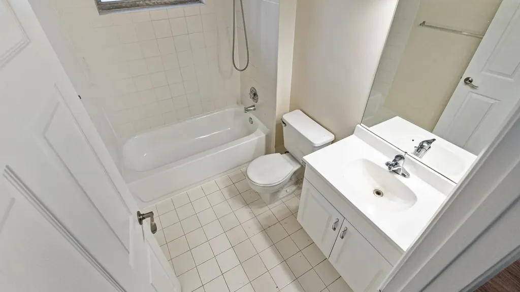 570 Woodgate Circle Sunrise FL 33326
