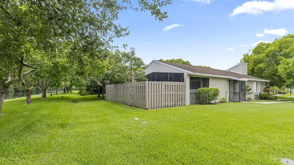 570 Woodgate Circle Sunrise FL 33326