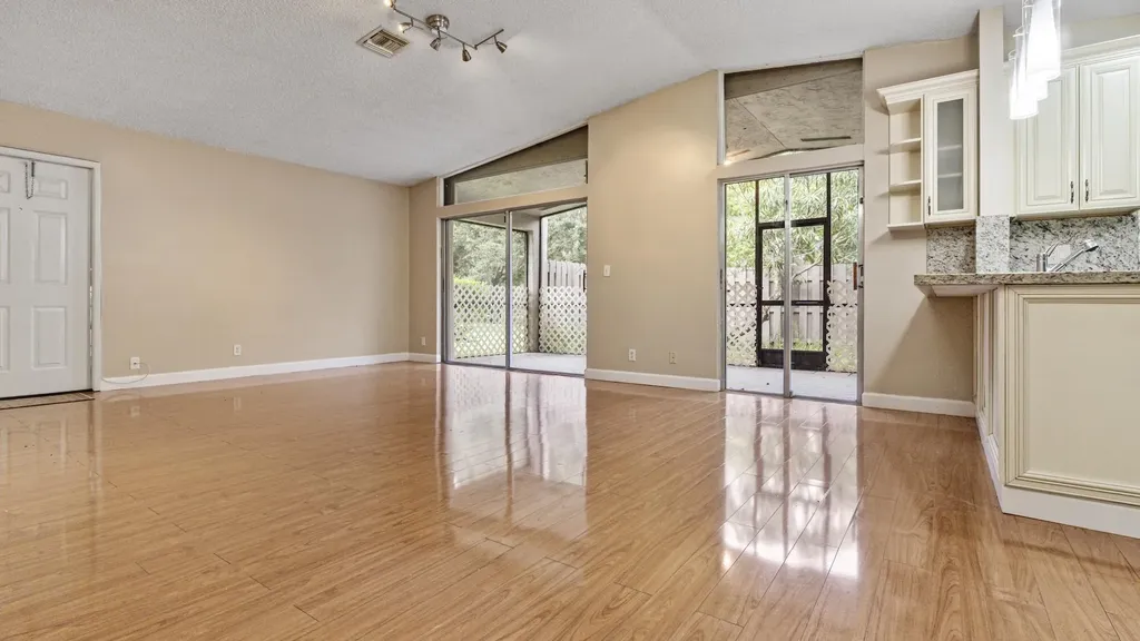 570 Woodgate Circle Sunrise FL 33326