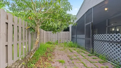 570 Woodgate Circle Sunrise FL 33326