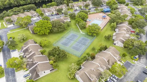 570 Woodgate Circle Sunrise FL 33326