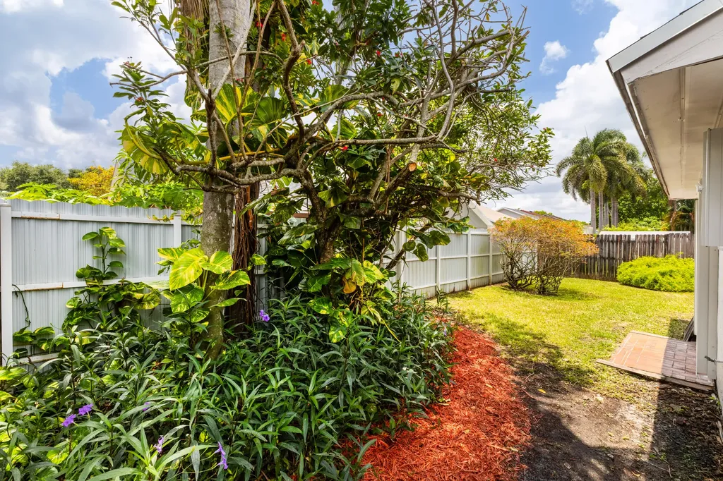 8210 SW 41st Street Davie FL 33328