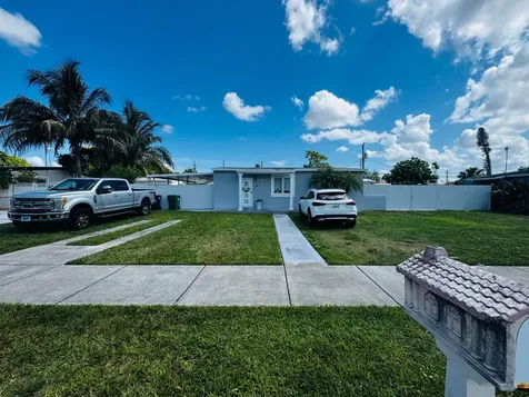 9235 SW 41st Street Miami FL 33165
