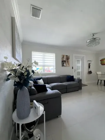 9235 SW 41st Street Miami FL 33165