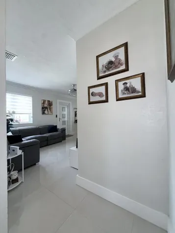9235 SW 41st Street Miami FL 33165