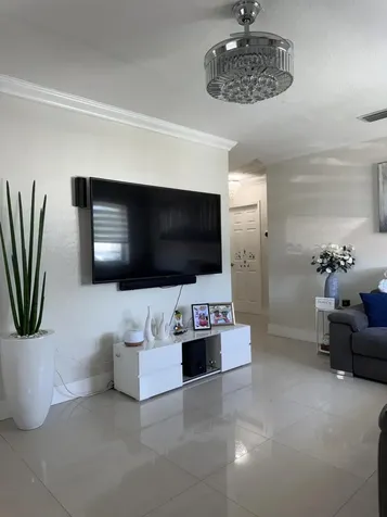 9235 SW 41st Street Miami FL 33165